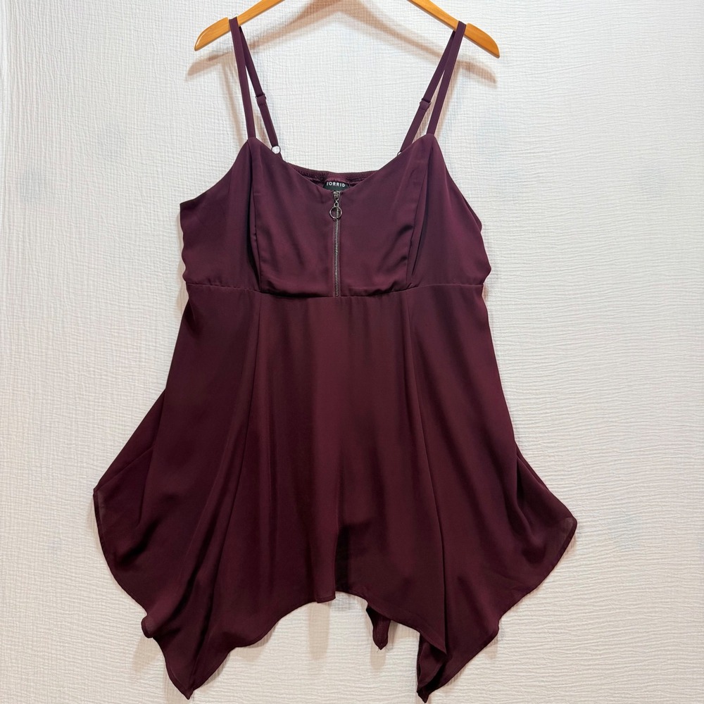 Torrid Cami Top Womens Size 0 Burgundy Asymmetrical Hem Zipper Smocked Babydoll